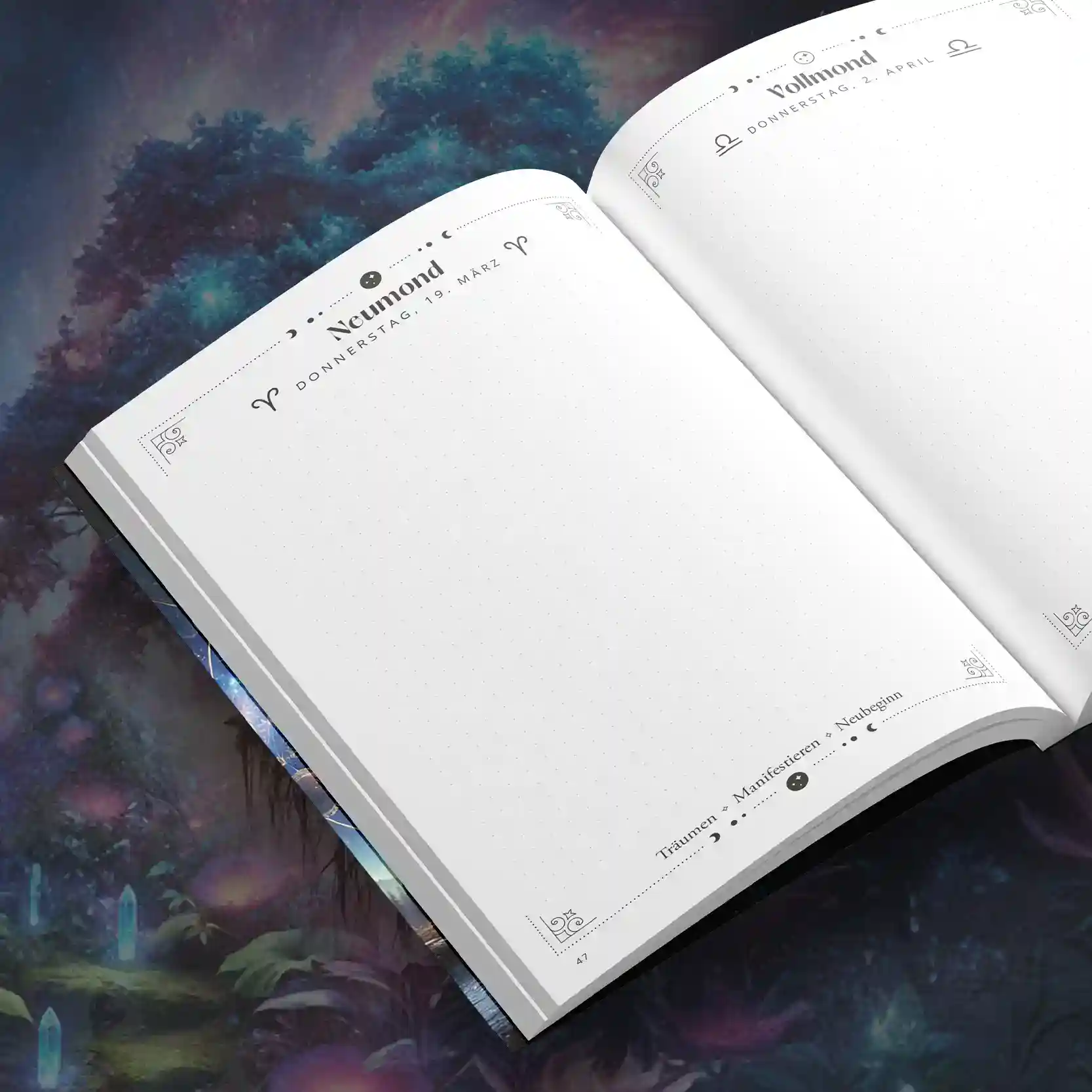 Offene Seite des Lunaris Planers mit Neumond- und Vollmondseiten für astrologische Rituale und Reflexion.